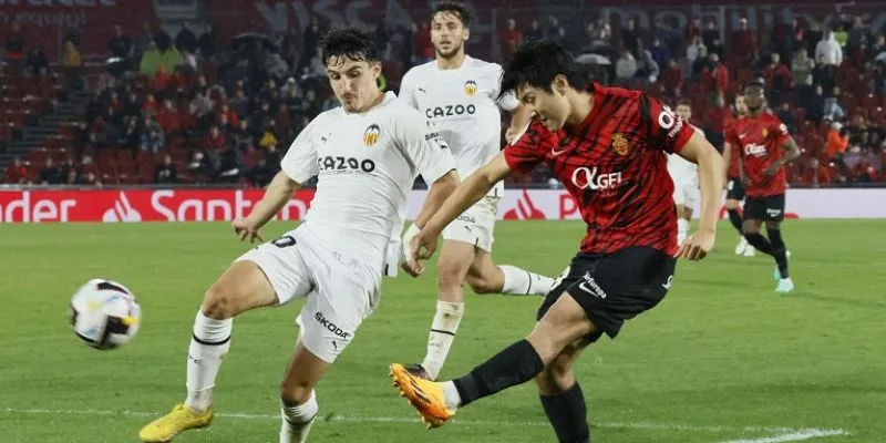 Lịch sử đối đầu giữa hai đội